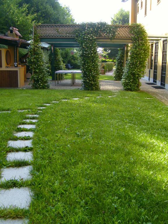 Hotel Casa Dei Frati Asti Habitación foto